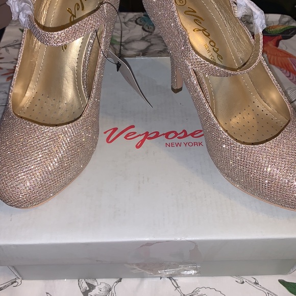 New with box Vepose New York Gold Glitter Heels - Picture 13 of 15